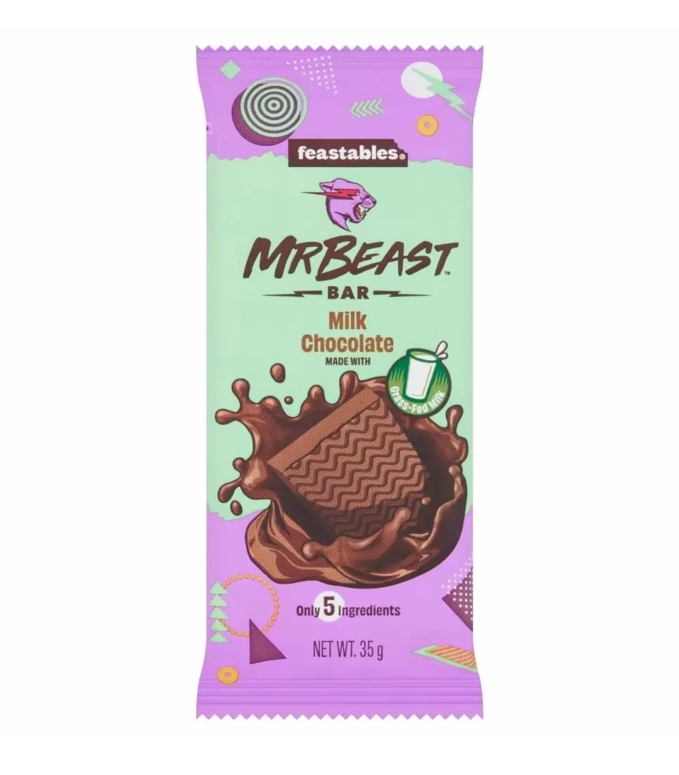 Den nyeste sjokoladesensasjonen har landet! Feastables MrBeast sjokoladebarer kommer til å bli like populære som han er! Nyt som et dyr på silkeaktig glatt, kremet melkesjokolade som er helt utrolig deilig.
