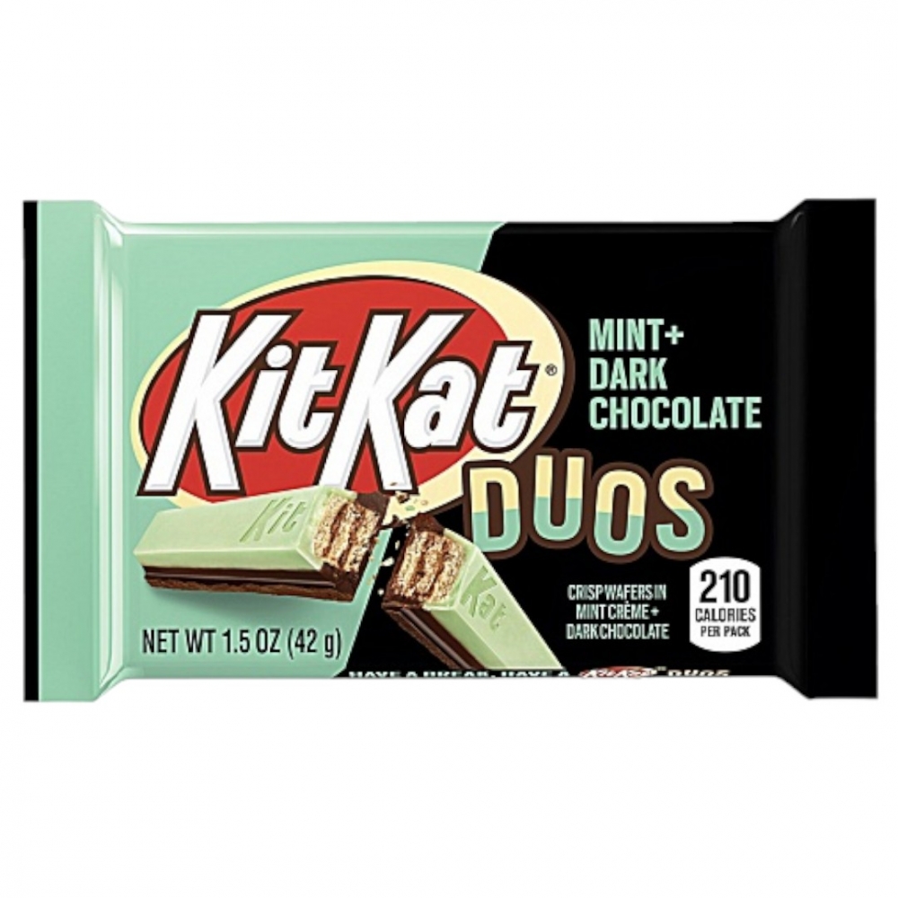 Opplev den forfriskende kombinasjonen av myk mynte og mørk sjokolade i Kit Kat Duos Mint & Dark Chocolate, en uimotståelig godbit som skaper en perfekt balanse mellom sødme og friskhet.