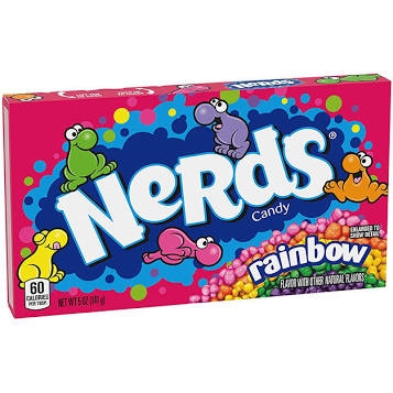 Nerds Rainbow er en fargerik godteriblanding med sur og søt fruktsmak. 