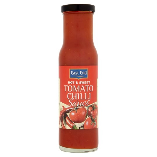 En saus med en kombinasjon av tomatsødme og chillismak.